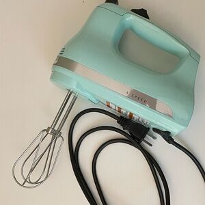 Moving sale 🥳 KitchenAid Ultra Power 5-Speed Hand Mixer, Blue Ice